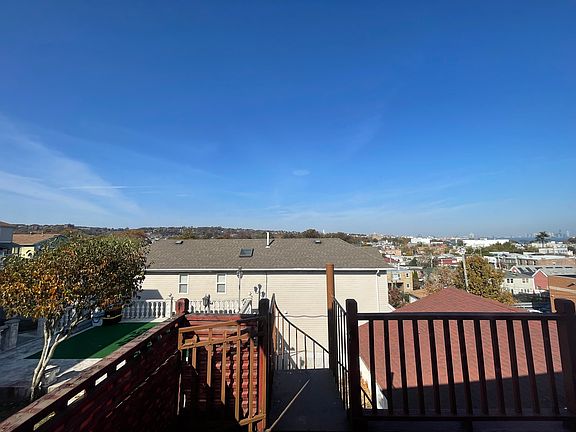 2nd image of 291 Hylan Blvd #2