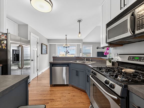 4th image of 133 Heatherfield Ln