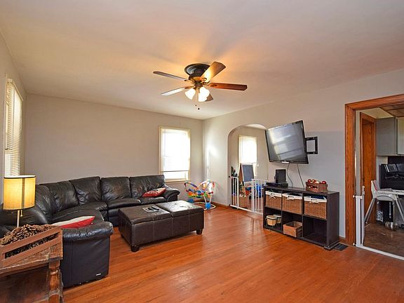 5th image of 6824 Hurd Ave