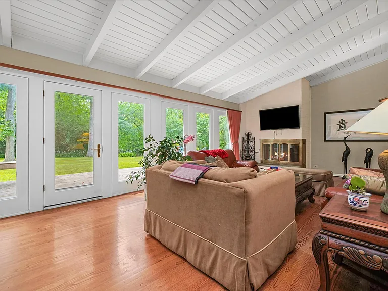 Cozy family room feels like in nature