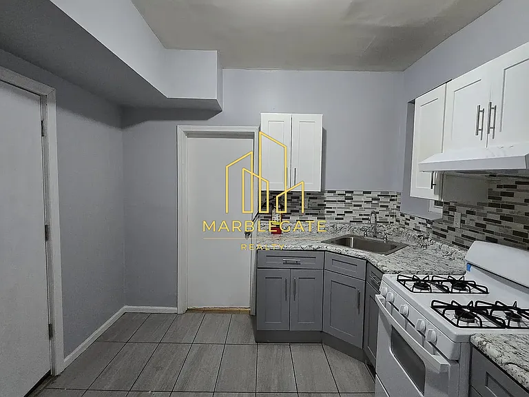 310-312 14th Ave #55 — Photo 3