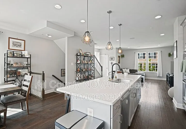 2910 Pinebrook Rd — Photo 15