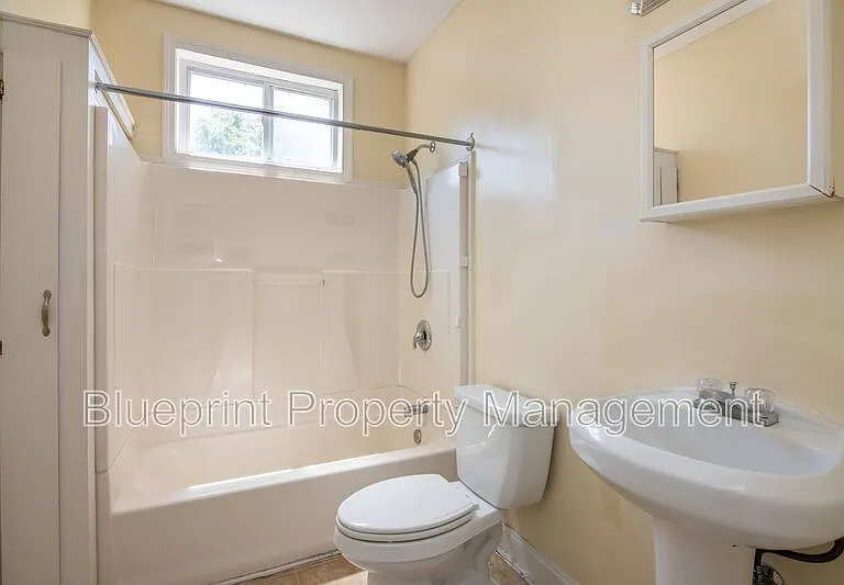 1720 Cullman Ave #3 — Photo 5