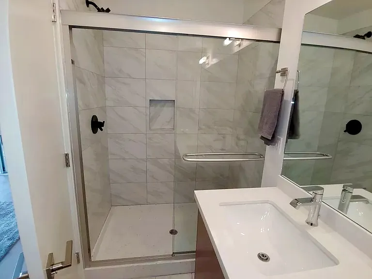 654 N Virgil Ave #214 — Photo 7