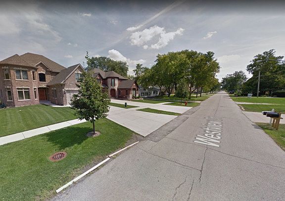 3rd image of 2229 Westview Dr