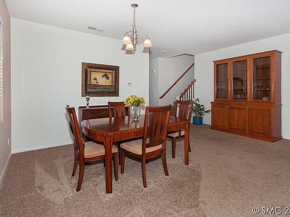 4th image of 210 Petunia Ct