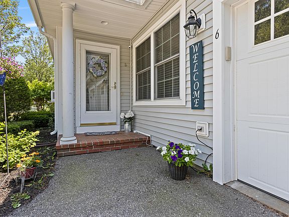 5th image of 6 Carriage Way #6