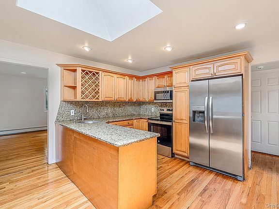 5th image of 61 Ledgewood Drive