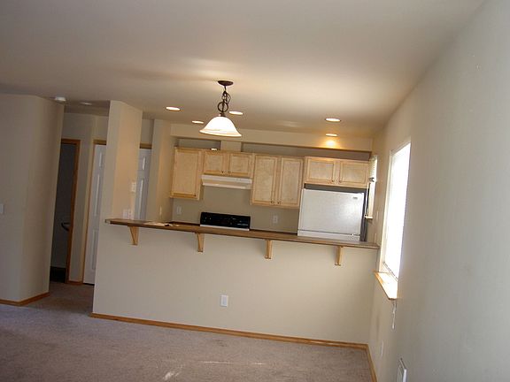 LL-Down Kitchen  Living/Dining Room