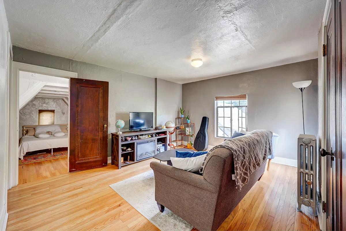Building Photo - 637 S Connecticut Ave #5