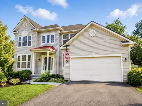 567 Rivanna Run, Falling Waters, WV 25419