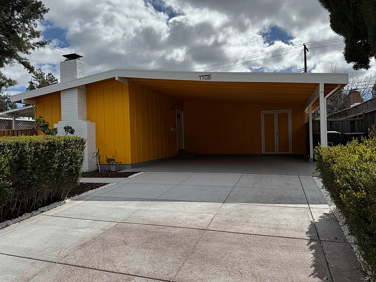 1106 Myrtle Dr — Photo 2