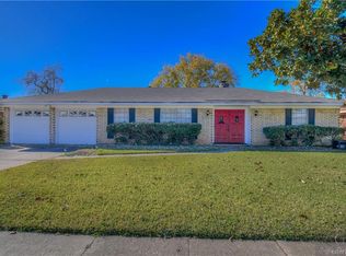 9602 Village Green Dr, Shreveport, LA 71115