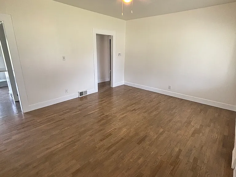 2103 Warner Ave — Photo 9