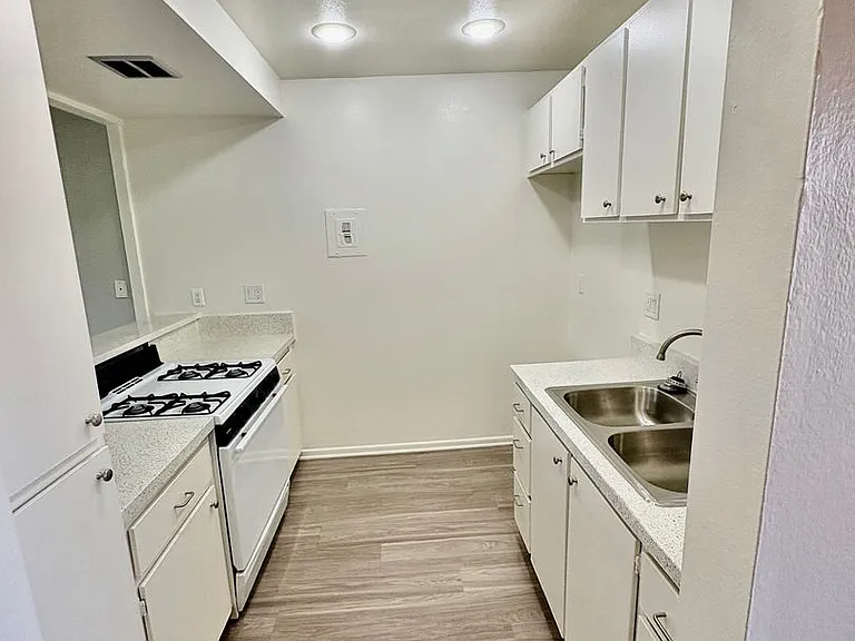 1219 N State College Blvd — Photo 10