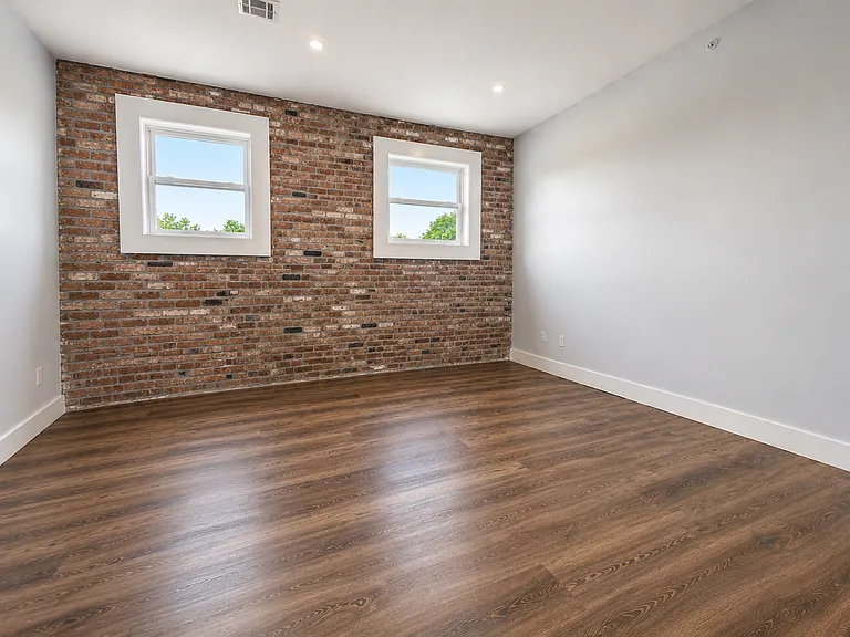 554 Broadway #204 — Photo 6