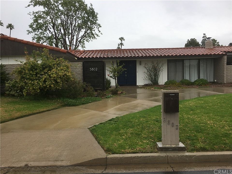 2nd image of 5802 Stradella Rd