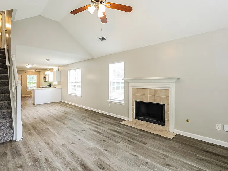 1376 Camrose Ct — Photo 6