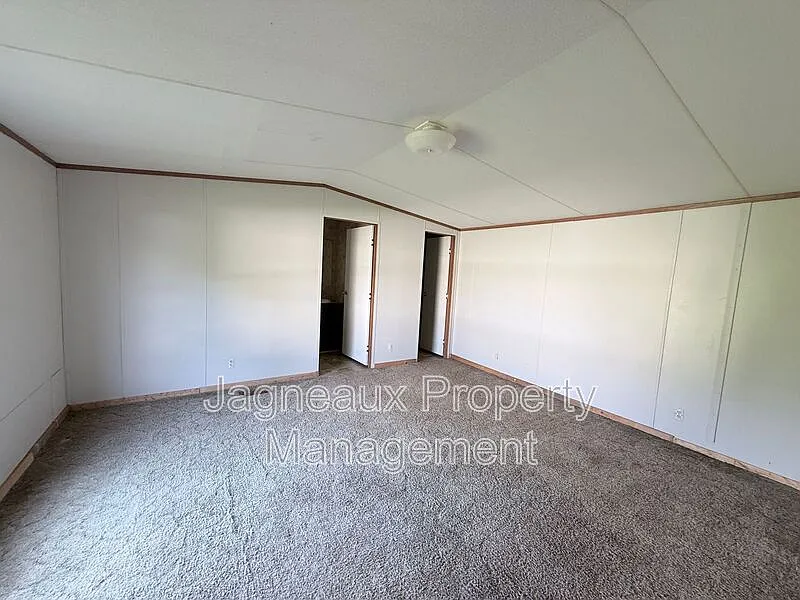3 bed, 2.0 bath, 1280 sqft, $1,200 — Photo 4