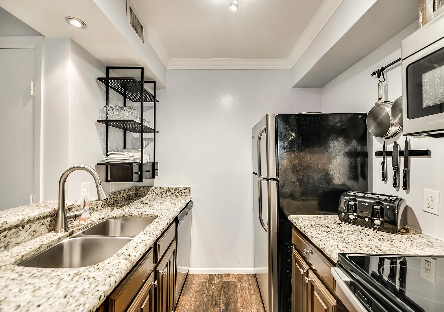 I28 World Cup Stay - 18 min to AT&T - Sleeps 2 - Free Parking — Photo 4