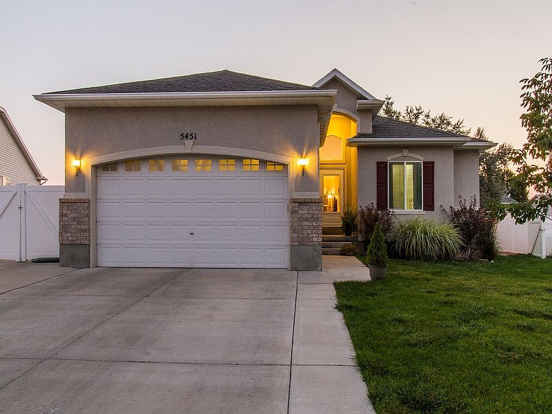 1st image of 5451 N Geneva Way