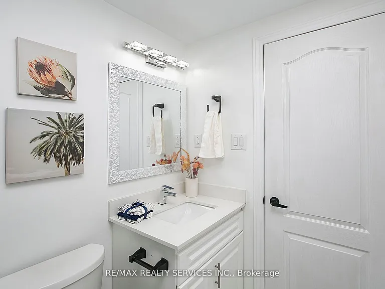 20 Somerset Ave E — Photo 18