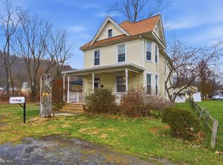 40 Mable Ln, Berkeley Springs, WV 25411