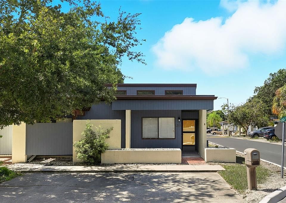1st image of 2399 ANTILLES DRIVE