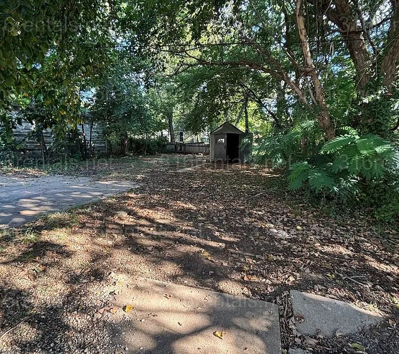 512 Benton Ave