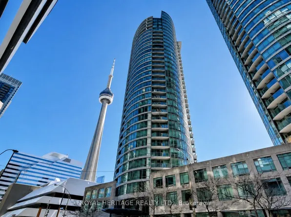 373 Front St W, Toronto, ON