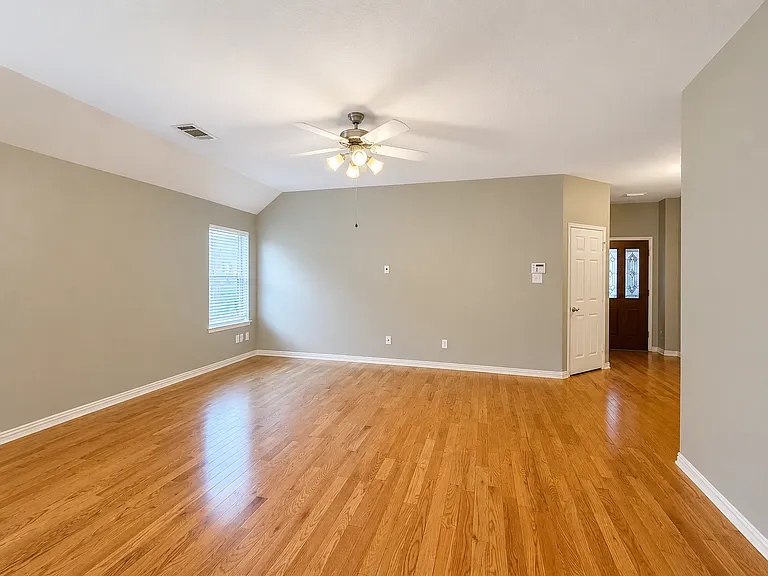 2119 Hawthorne Brk — Photo 9