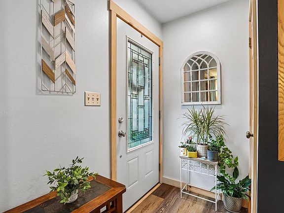2nd image of 424 Hartwood LANE