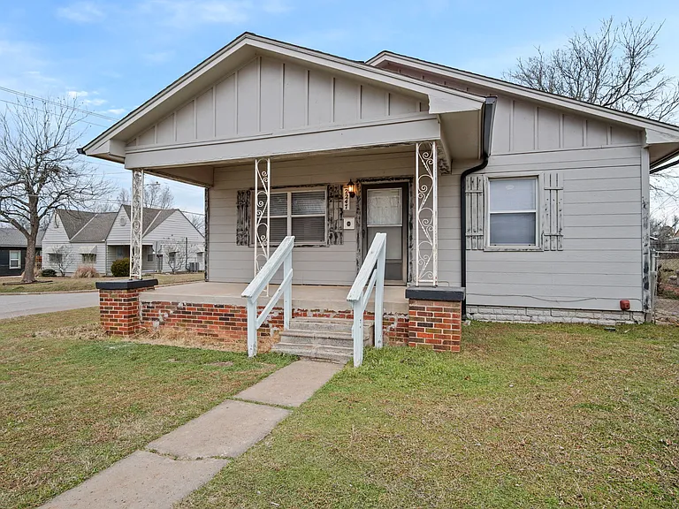 NW 34th St — Photo 30