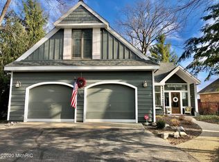 16133 Terrace Rd, Spring Lake, MI 49456