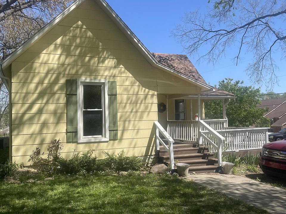 1st image of 513 E 2nd St