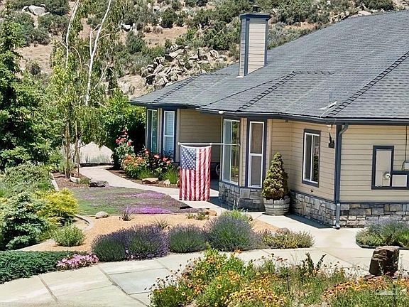 2nd image of 24181 Jacaranda Dr