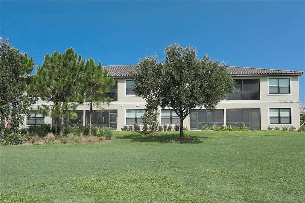 2 bed, 2.0 bath, 1616 sqft, $6,500 — Photo 3