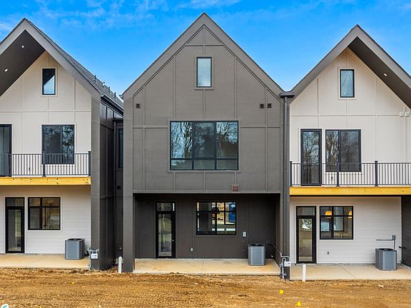 2nd image of 843 Vera Valley Way