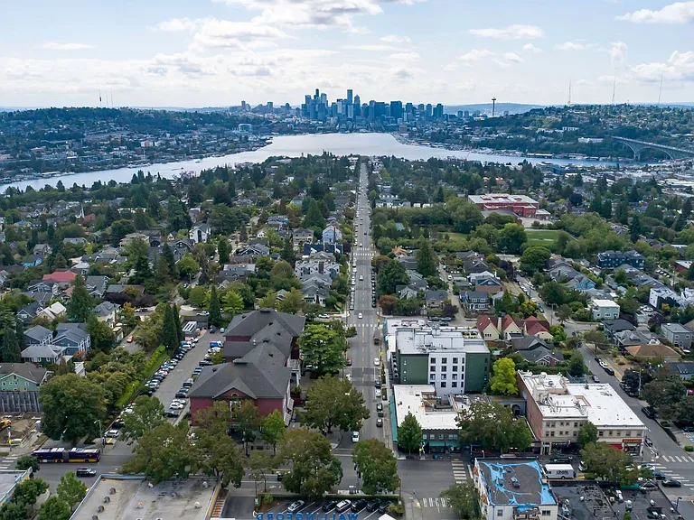 CHRONICLE: Stylish Wallingford Studios with Full Appliance Package & Premium Amenities — Photo 45