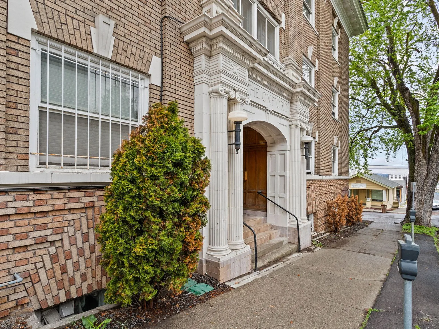 The Oxford Apartments! — Photo 2