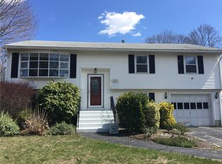 30 Prospect St, Barrington, RI 02806