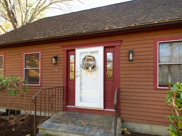 10 Cynthia Way, Hanover, MA 02339