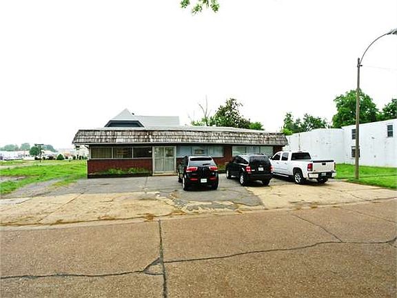 5th image of 132 N B St