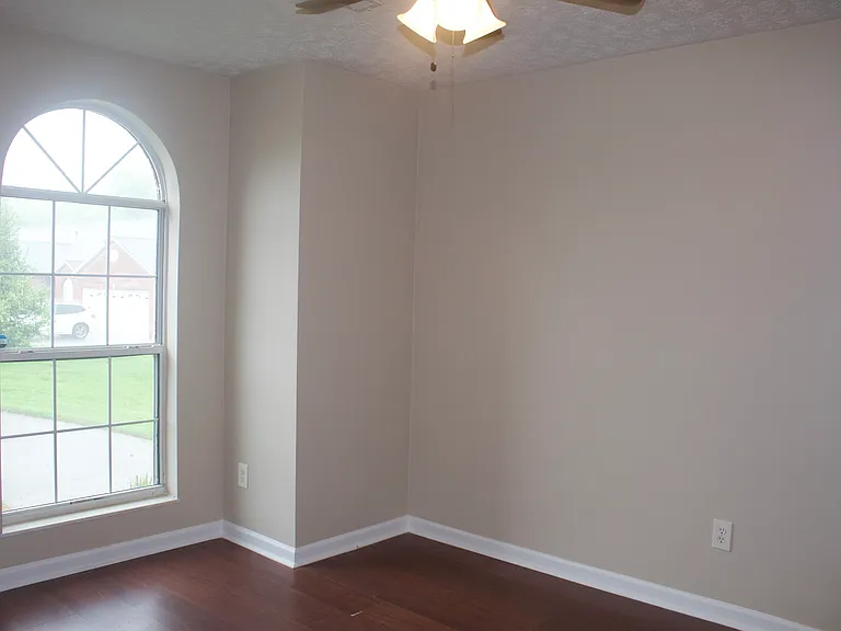 336 Creekview Ln — Photo 6