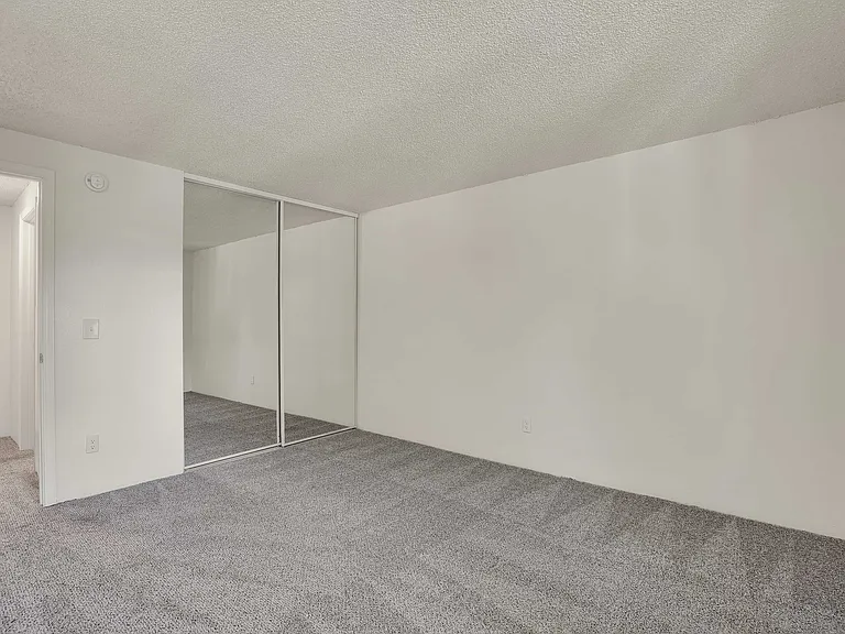 Riverview Apartments — Photo 20