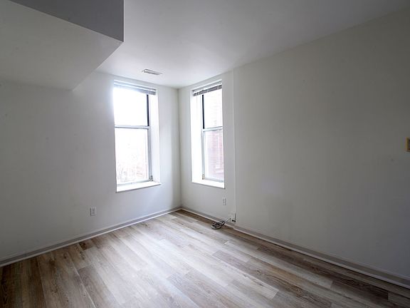4th image of 1932 Senate St APT C
