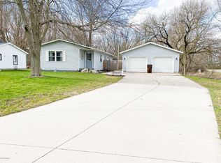 1114 Kenwood Ave, Belding, MI 48809