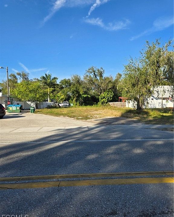1st image of 1311 Laurel Dr