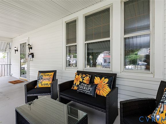 3rd image of 221 Lee Ave