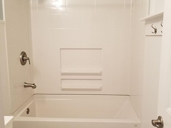 5th image of 2047 Downey St